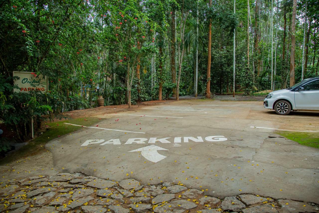 Orchid Trails Resort สุลต่านบาเทรี ภายนอก รูปภาพ