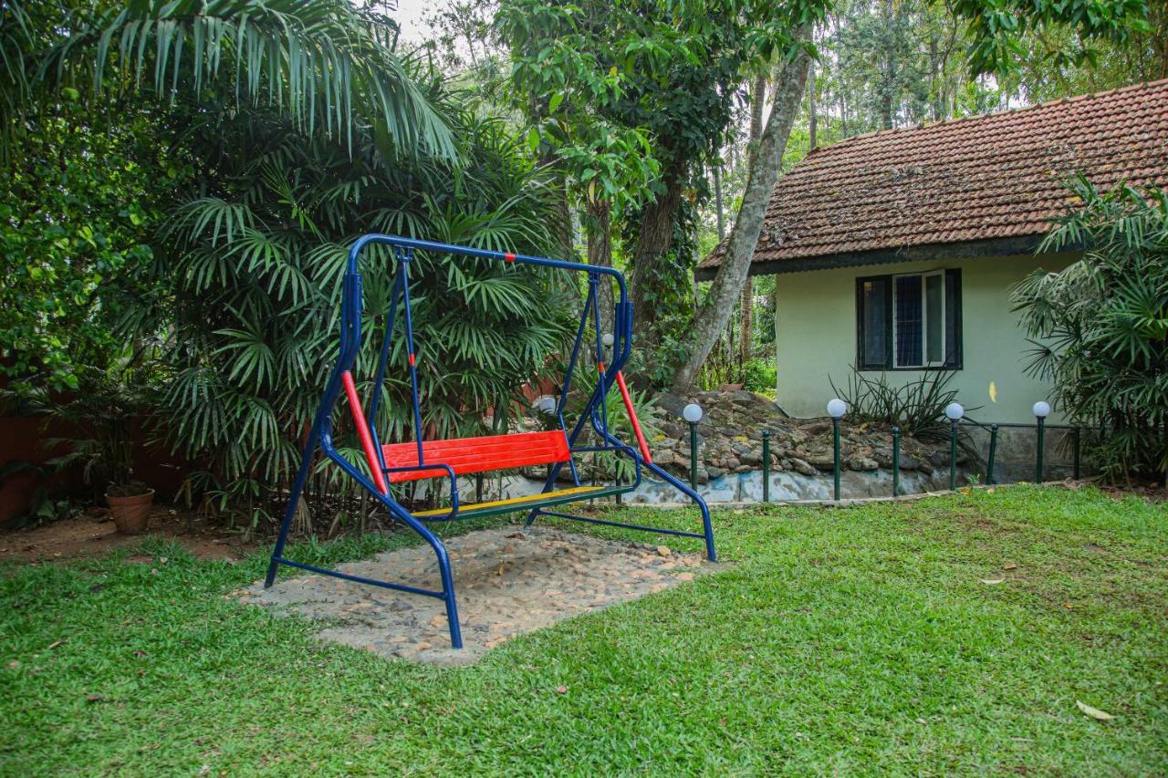 Orchid Trails Resort สุลต่านบาเทรี ภายนอก รูปภาพ