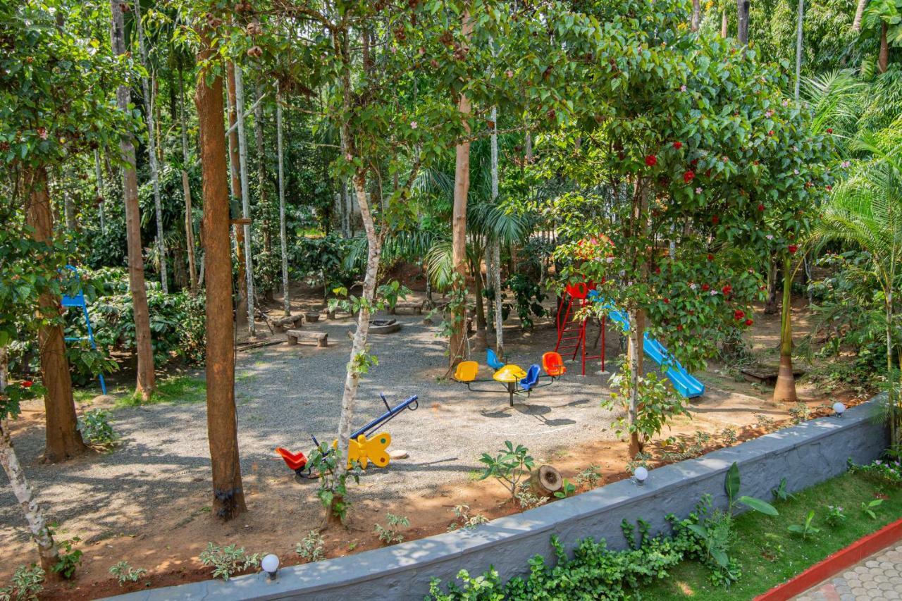 Orchid Trails Resort สุลต่านบาเทรี ภายนอก รูปภาพ