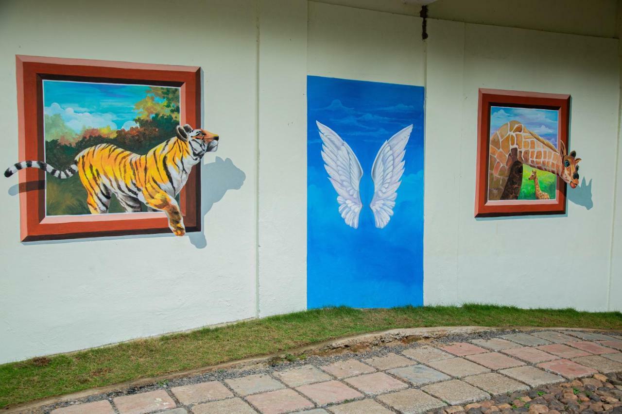 Orchid Trails Resort สุลต่านบาเทรี ภายนอก รูปภาพ