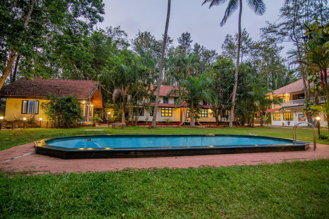 Orchid Trails Resort สุลต่านบาเทรี ภายนอก รูปภาพ