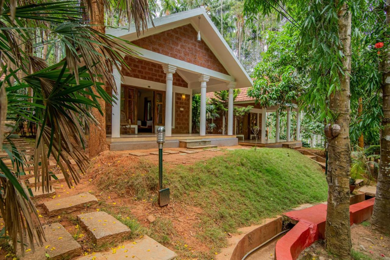 Orchid Trails Resort สุลต่านบาเทรี ภายนอก รูปภาพ